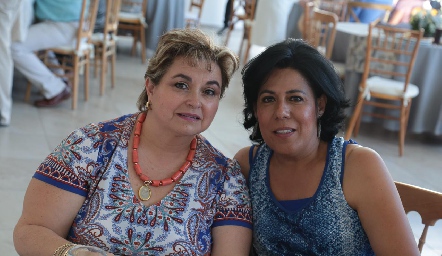 María del Carmen Pérez y Angelita Ortiz.