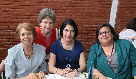  María Antonia Zermeño, María Aurelia de Zermeño, Bertha Ugalde y Catalina Martínez Zermeño.