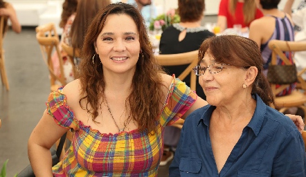  Rosaura Martínez y Rosario Castillo.