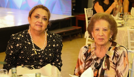 Martha Pérez y Rosy Herrera.