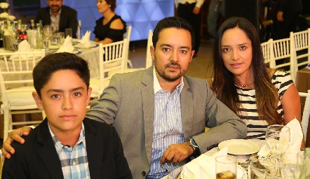  Gerardo, Gerardo Gómez y Karen Corona.