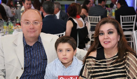  Roberto Esparza, Roberto y Jeny Cazares.