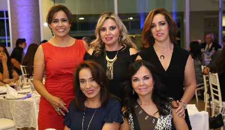  Laura Acosta, Karla, Alejandra Ávila, Lorena Sánchez y Elsa Tames.