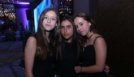  Ana Luisa, Isa y Camila.