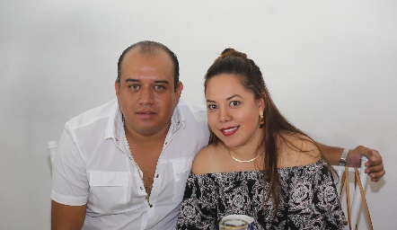  Pascual Salinas y Candy Gallardo.