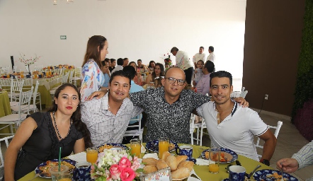  Buenos amigos.