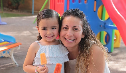  Fernanda y Maricarmen.