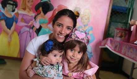  Yolanda Botello, María José e Isa.