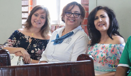  Chela Delgado, Carmen Alejo y Ana Fonte.