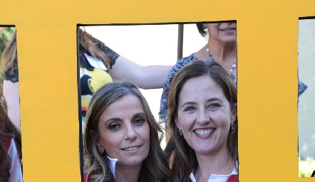  Charo Valladares y Lourdes Gutiérrez.