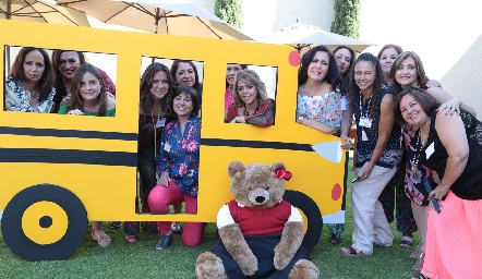  Marisa Meade, Martha Gabriela Rodríguez, Jose Gutiérrez, Laura Monjarás, Adriana Alcalde, Tita Pedroza, Rocío Covarrubias, Ana Fonte, Ceci Muñoz, Paty Vilet, Rosita Montejano, Rocío Ruiz y Paty Pérez.