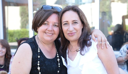  Paty y Ceci.
