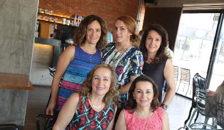  Daniela Coulón, Ana Lucía Abella, Martha López, Lucía López y Lupita López.