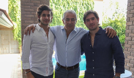  Fernando Abud con sus hijos Julián y Fernando.