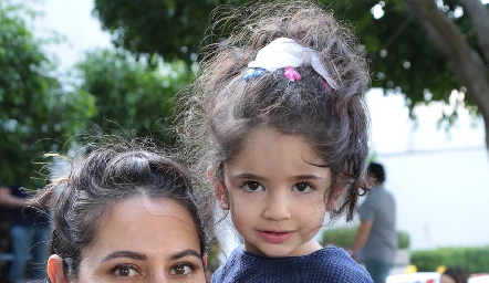  Marcela Zapata y Ana Pau.