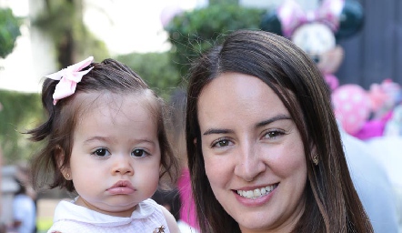  Sandra de la Garza y Lucía.
