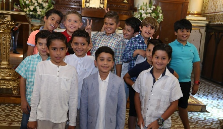  Joaquín con sus amigos.