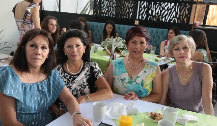  Esther Medina, Adriana Díaz de León, Grace Santillán y Lorena Morelos Zaragoza.