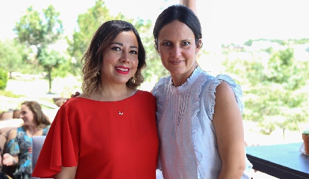  Ana Lucía Villasuso y Paola .
