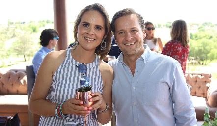  Ofelia González y Bernardo Fernández.