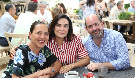  Ángeles Rodríguez, Bárbara Martins y José Mario de la Garza.