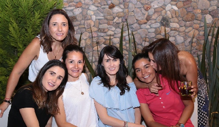  María José Abaroa, Lourdes Orozco, Rocío Subirana, Malena Zardain, Lorena Torres y Ana Luisa Díaz de León.