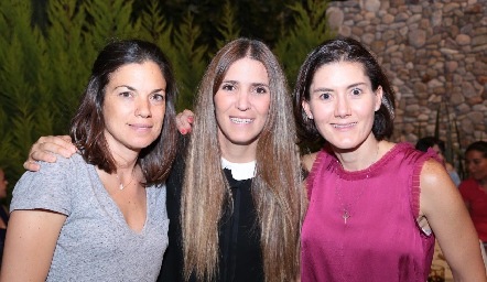  Valeria Ibarra, María Espinosa y Paulina Vivanco.