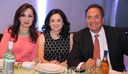  Martha Lodela, Gloria Flores y Walter Gómez.