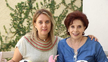  Pinky y Ana María Villarreal.