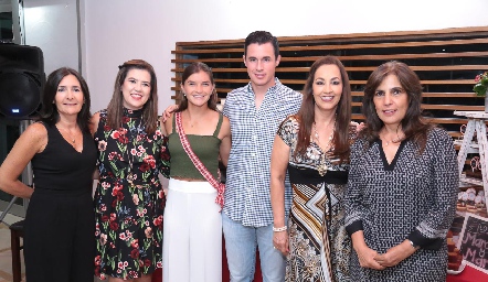 Marcela Valle, Cristina Galán, Marcela Zacarías,  Marco Zarzosa, Silvia Medrano y Gabriela Chevaile.