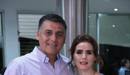  Eduardo Zacarías y Virginia Mejía.