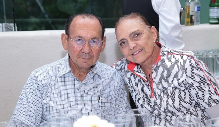  Rafael y Toyita Villalobos.