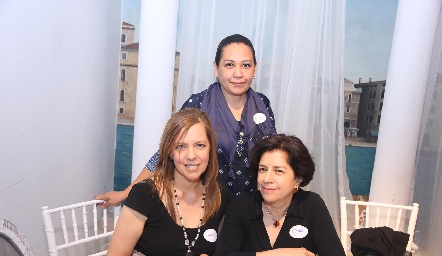  D.G. Judith Manzo, D.G. Claudia Blanco y D.G, Bety Maldonado.
