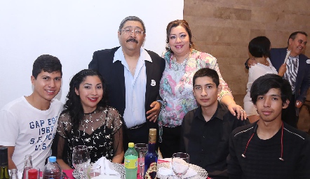  Leao, José Emilio Martínez y familia.