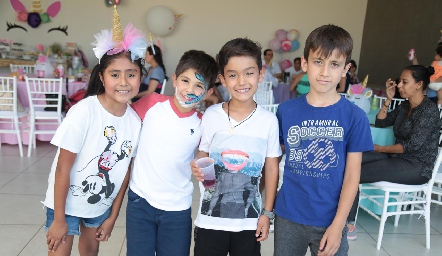  Valeria, Miguel, Mauricio y Miguel.