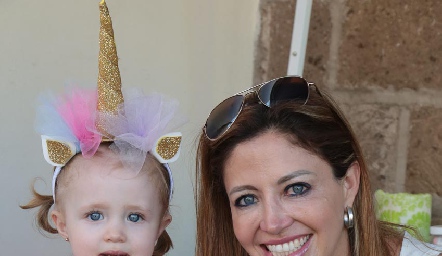  María José y Marilú Paredes.