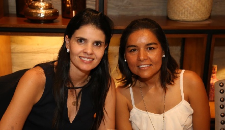  Liz Alcalde y Lorena Torres.