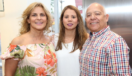  Maritza D’Argence, Valeria Rocha y Antonio Rocha.