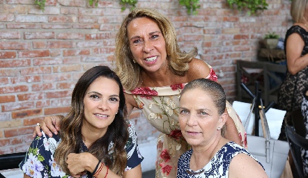  Karla Velasco, Luz Elena Mézquida y Beatriz Márquez .