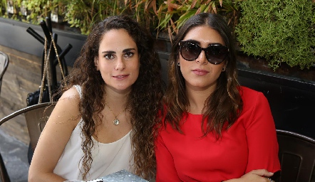  Jessica Medlich y Mayra Díaz de León.