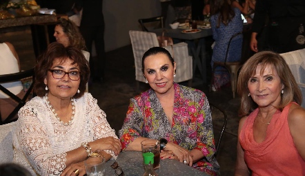  Malena Fernández, Yoya Galarza y Esther Darbel.