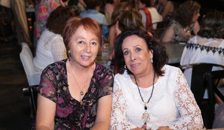  Carolina Moreno y Pamela Galarza.