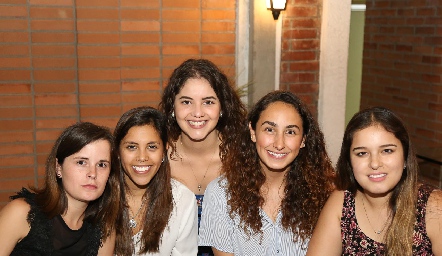  Ana Paty Meade, Aranza López, Ale Gascón, Isabel Torres y Ana José Esquivel.