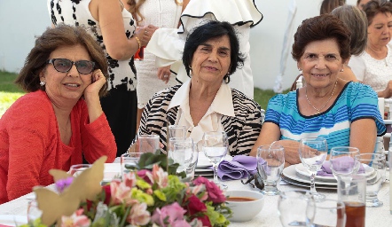  Martha Rodríguez, Irma Sepúlveda y Cuquis Vallejo.