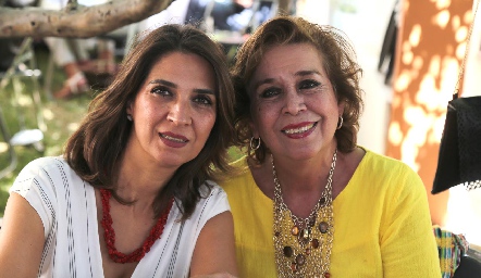  Lourdes Velázquez y Yolanda Navarro.