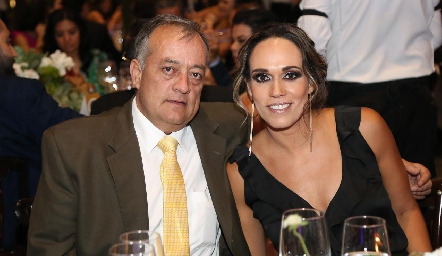  Héctor Humara y Berenice Cortez .