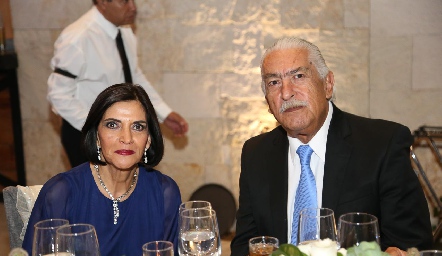  Virginia Gutiérrez y Rafael Martínez.