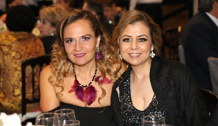  Alejandra Hernández e Iliana Ortega.