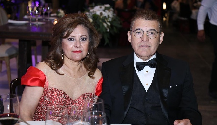  Dora Elia y Jorge Meza.