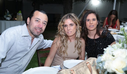  Elías Valencia, Graciela Torres y Daniela de la Fuente.